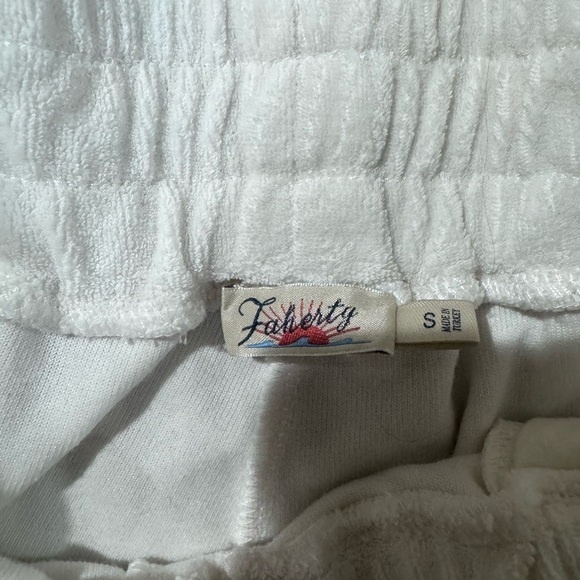 Good used condition FAHERTY brand cabana shorts. Sz small - Picture 12 of 13